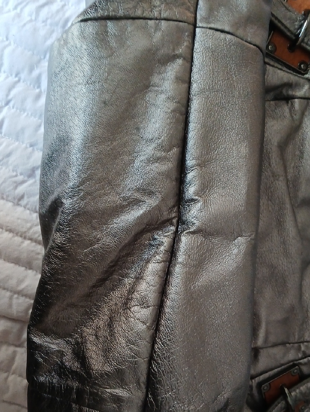 Elliot Luca Leather Metallic Silver Shoulder Bag with Chain Accents - Picture 7 of 15